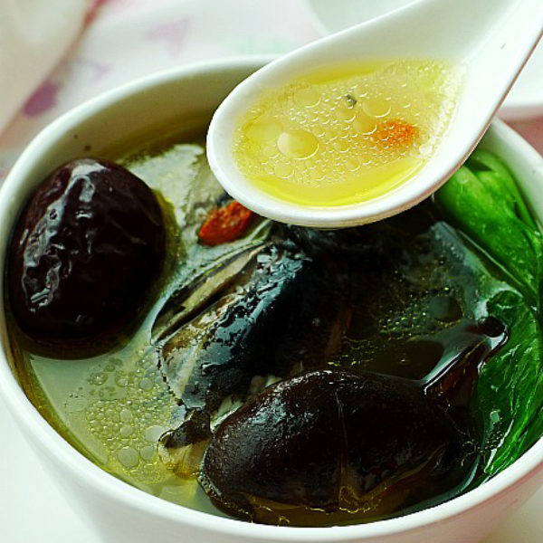 Black Chicken Soup with Mushrooms(Chinese Chicken Soup)