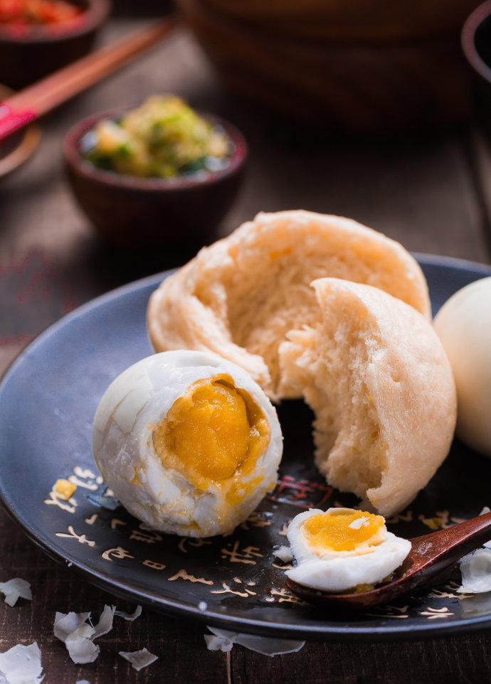 Salted egg. Salted Duck Egg. Национальное блюдо филиппинцев яйцо. Duck Egg with Caviar. Salt Egg China.