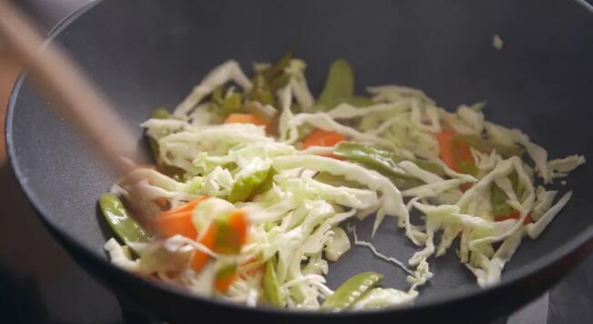 Stir-fried meat with fermented vegetables step4