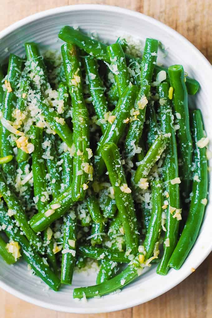 Garlic green beans with olive oil and parmesan