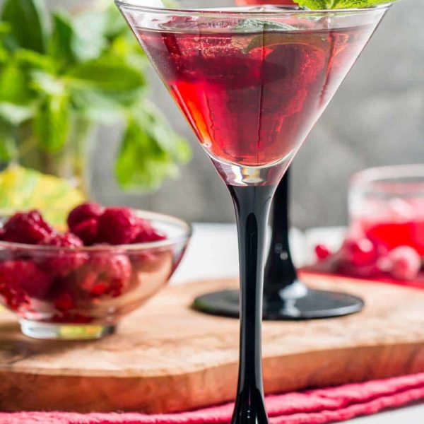 What To Mix With Raspberry Vodka – 20 Raspberry Vodka Drink Recipes You Can Use
