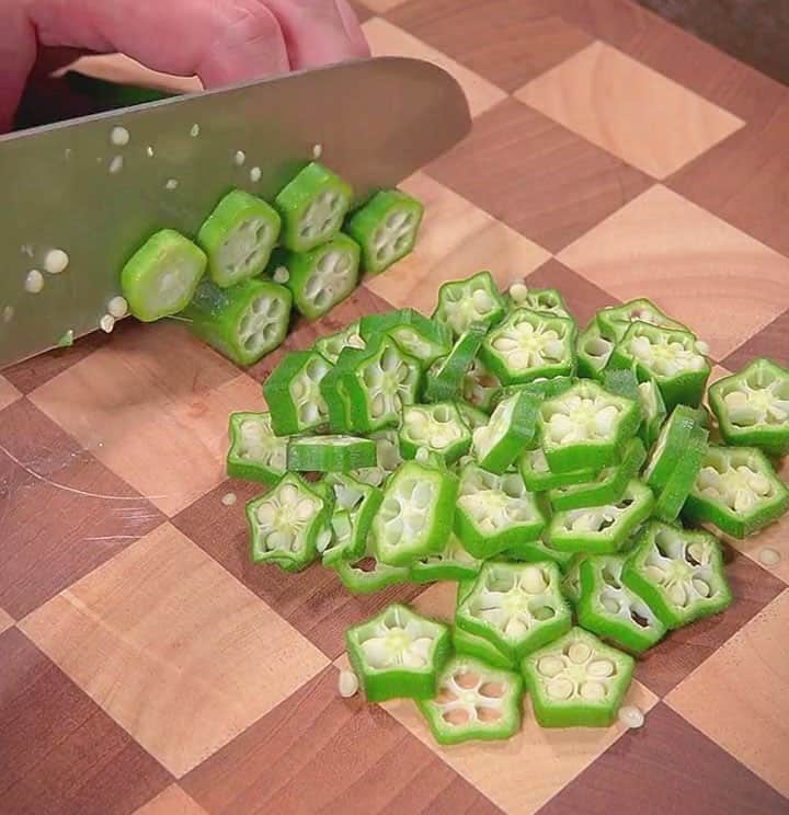 slice the okra into thin pieces